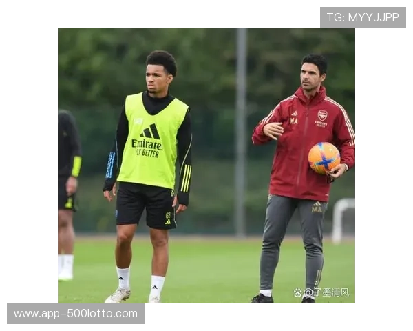 恩瓦内里弟弟亮相酋长球场,兄弟俩设定未来一同为阿森纳效力的共同目标 恩瓦内里弟弟亮相酋长球场,兄弟俩设定未来一同为阿森纳效力的共同目标